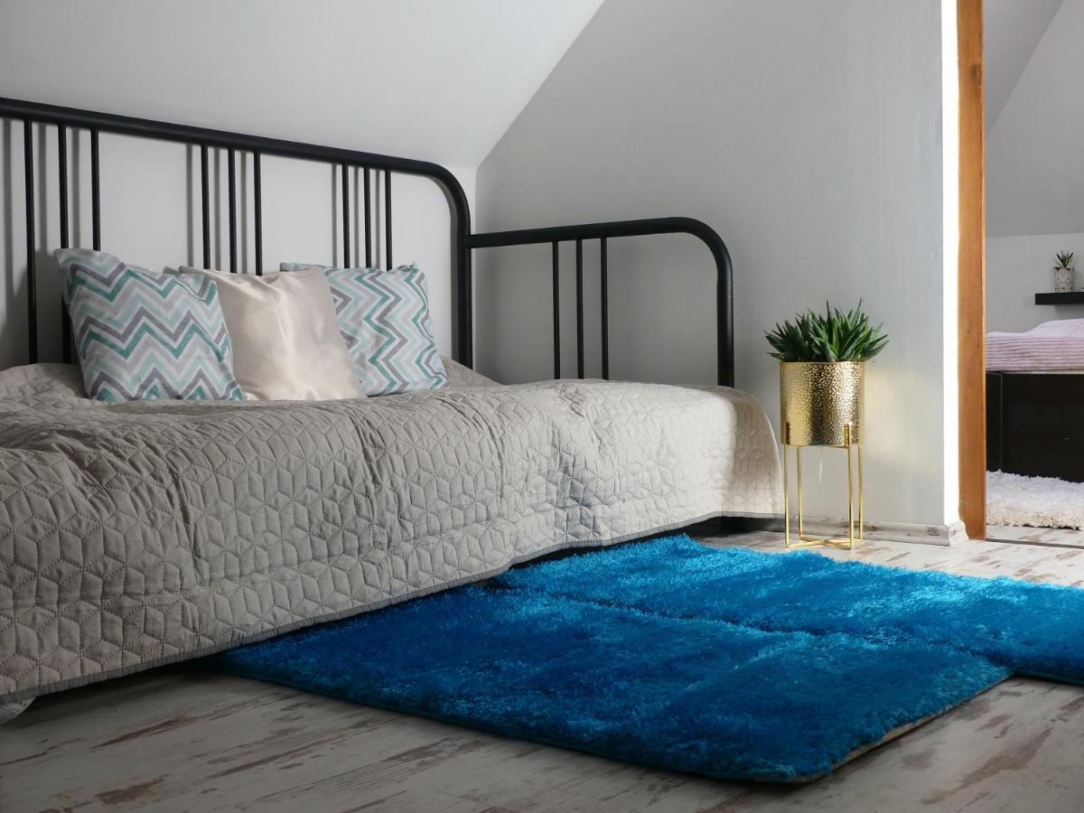 Csuecsoek Vendeghaz Apartment Егер Екстериор снимка