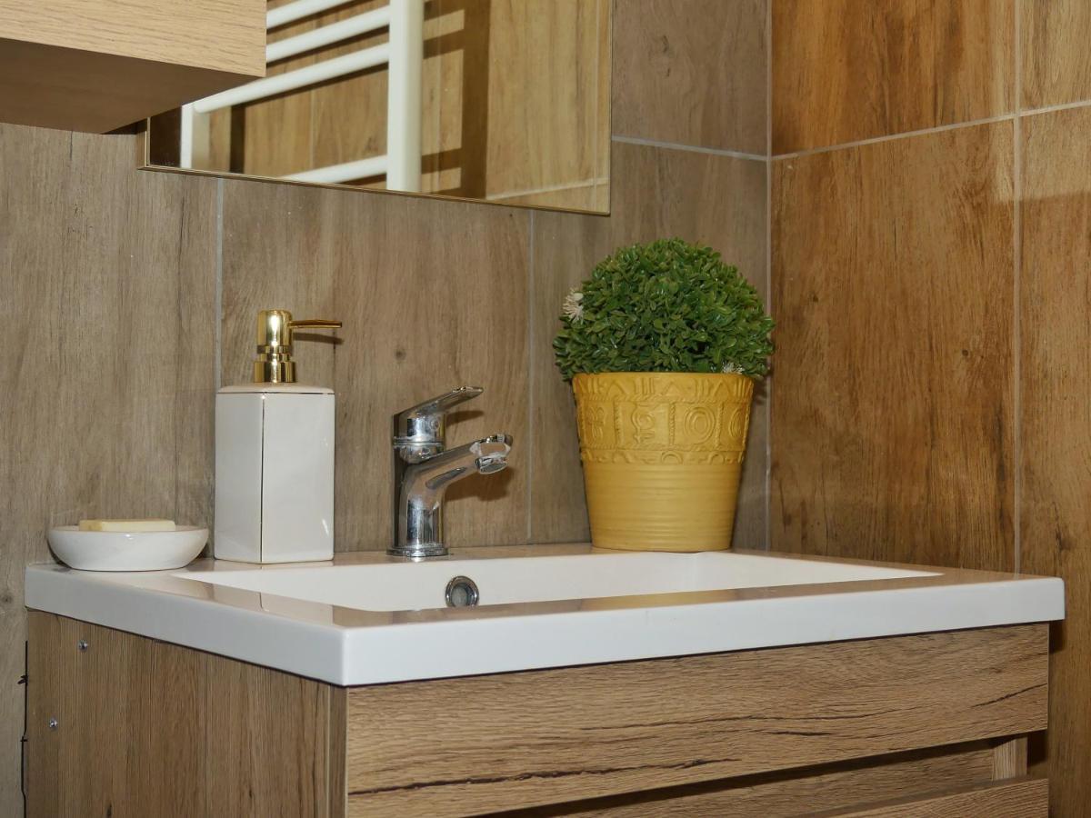 Csuecsoek Vendeghaz Apartment Егер Екстериор снимка